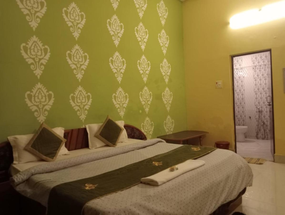 Gangotri Inn Varanasi Exterior foto